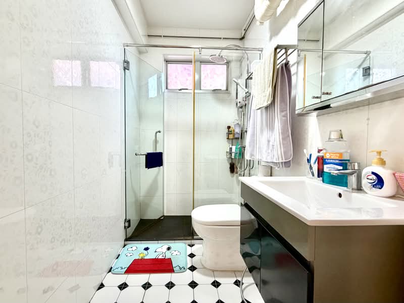 497H Tampines Street 45, 497H Tampines Street 45, 3 Bedrooms, 1,399 sqft, HDB Flat For Sale, by Carolyn Leong, 500224446 - Bathroom - PropertyGuru.com.sg