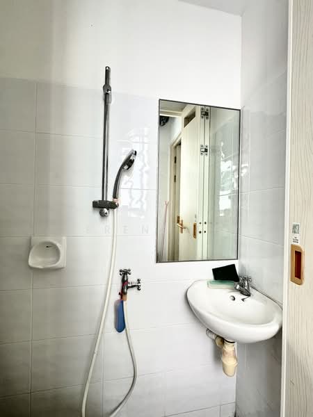 The Elysia, 6 Mar Thoma Road, 3 Bedrooms, 1,249 sqft, Condominium For Sale, by Serene Tey, 500224447 - Bathroom - PropertyGuru.com.sg