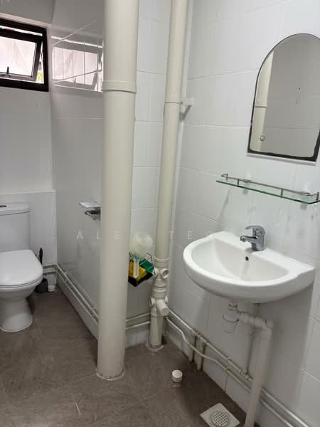 354 Bukit Batok Street 31, 354 Bukit Batok Street 31, Room Rental, 100 sqft, HDB Flat For Rent, by Alex Teoh, 500224449 - Bathroom - PropertyGuru.com.sg
