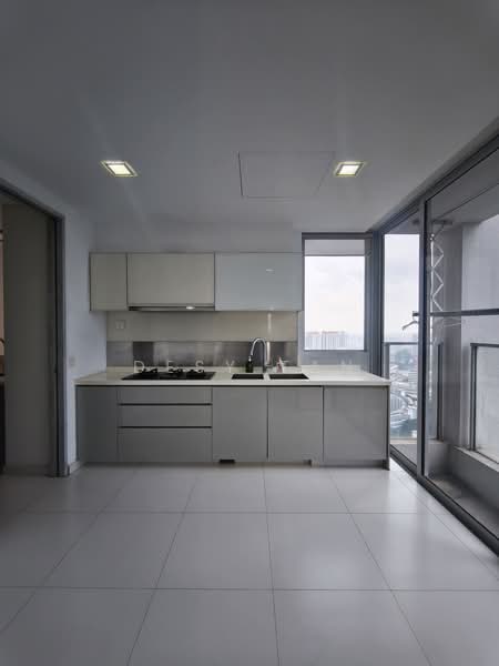 Sky @ Eleven, 11 Thomson Lane, 3 Bedrooms, 1,851 sqft, Condominium For Rent, by Desy Tan, 500224451 - Kitchen - PropertyGuru.com.sg