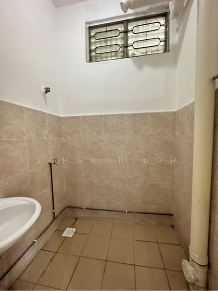 136 Bedok North Avenue 3, 136 Bedok North Avenue 3, 1,625 sqft, Shop / Shophouse For Sale, by Ssharon Loh, 500224475 - CommercialGuru.com.sg