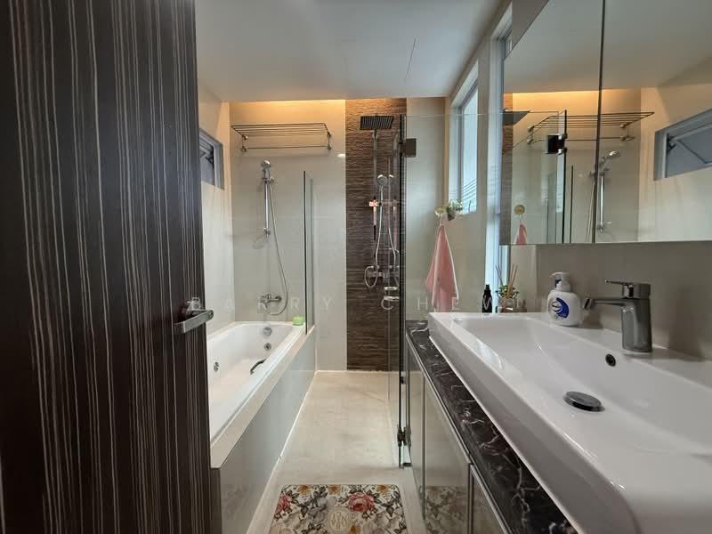 Landed Terrace Freehold D16, Meragi Road, Jalan Pergam, Jalan Pelatok, East View Garden, Sunbird Road, 6 Bedrooms, 3,500 sqft, Terraced House For Sale, by Barry Chew, 500224476 - Bathroom - PropertyGuru.com.sg