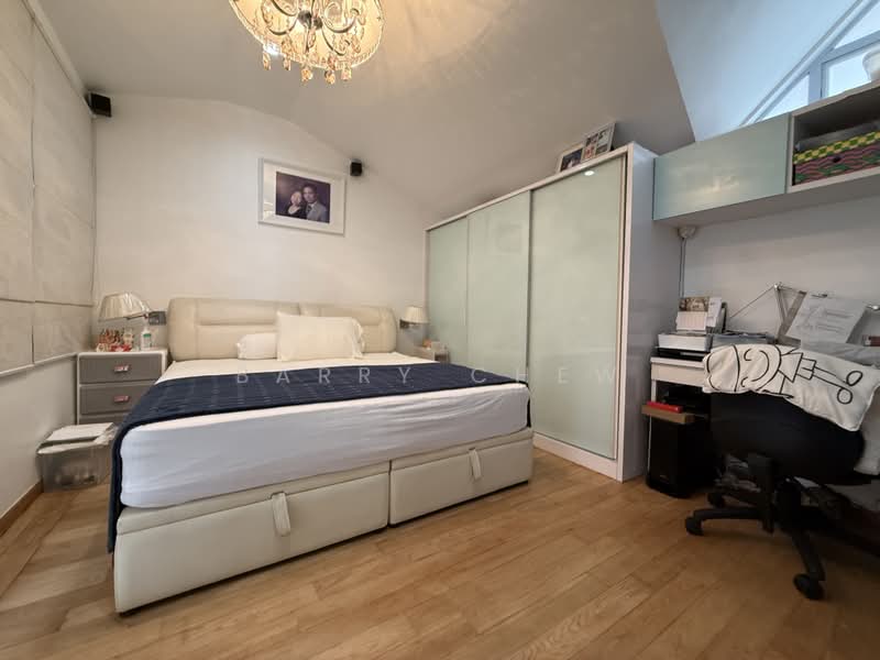 Landed Terrace Freehold D16, Meragi Road, Jalan Pergam, Jalan Pelatok, East View Garden, Sunbird Road, 6 Bedrooms, 3,500 sqft, Terraced House For Sale, by Barry Chew, 500224476 - Bedroom - PropertyGuru.com.sg