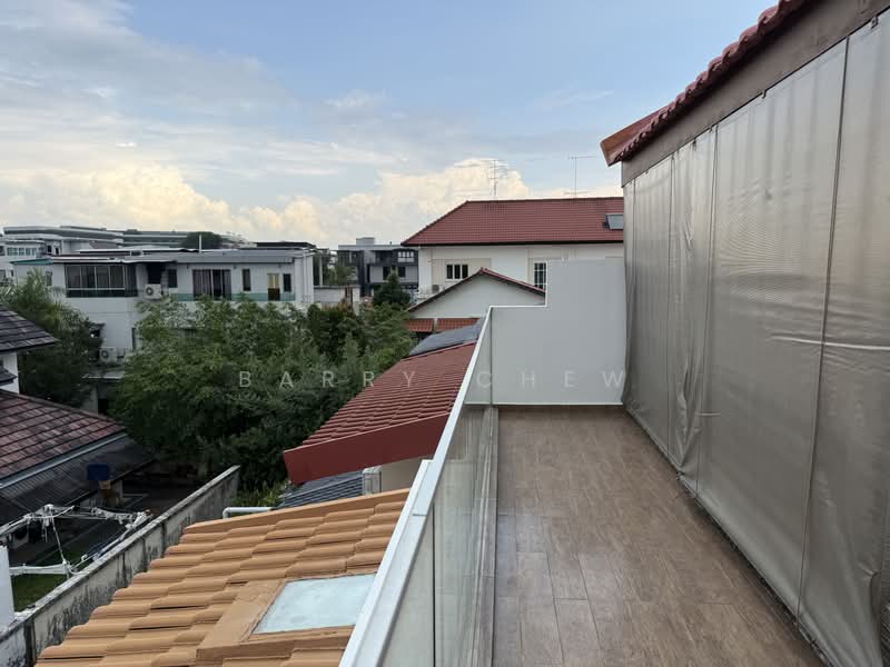 Landed Terrace Freehold D16, Meragi Road, Jalan Pergam, Jalan Pelatok, East View Garden, Sunbird Road, 6 Bedrooms, 3,500 sqft, Terraced House For Sale, by Barry Chew, 500224476 - Exterior - PropertyGuru.com.sg