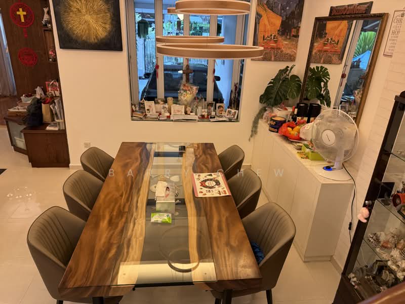 Landed Terrace Freehold D16, Meragi Road, Jalan Pergam, Jalan Pelatok, East View Garden, Sunbird Road, 6 Bedrooms, 3,500 sqft, Terraced House For Sale, by Barry Chew, 500224476 - Dining Room - PropertyGuru.com.sg