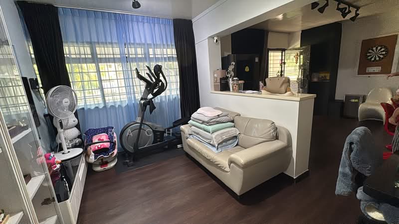 329 Sembawang Close, 329 Sembawang Close, Room Rental, 100 sqft, HDB Flat For Rent, by Rachel Sam, 500224482 - Living Room - PropertyGuru.com.sg