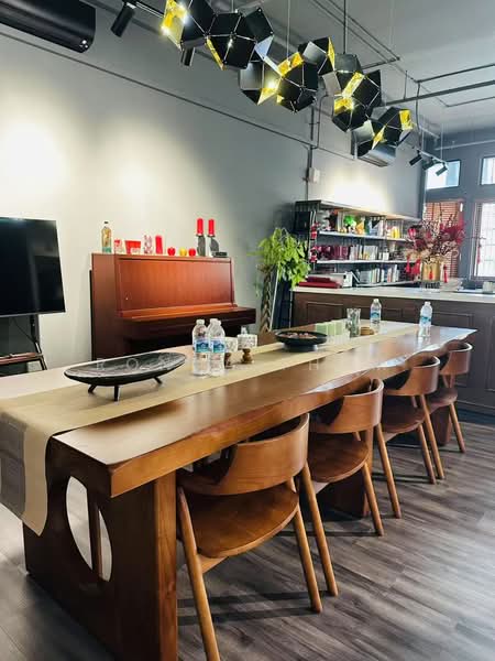 Grantral Complex, 601 Macpherson Road, 1,668 sqft, Light Industrial (B1) For Rent, by Ronda Tham, 500224487 - Dining Room - CommercialGuru.com.sg