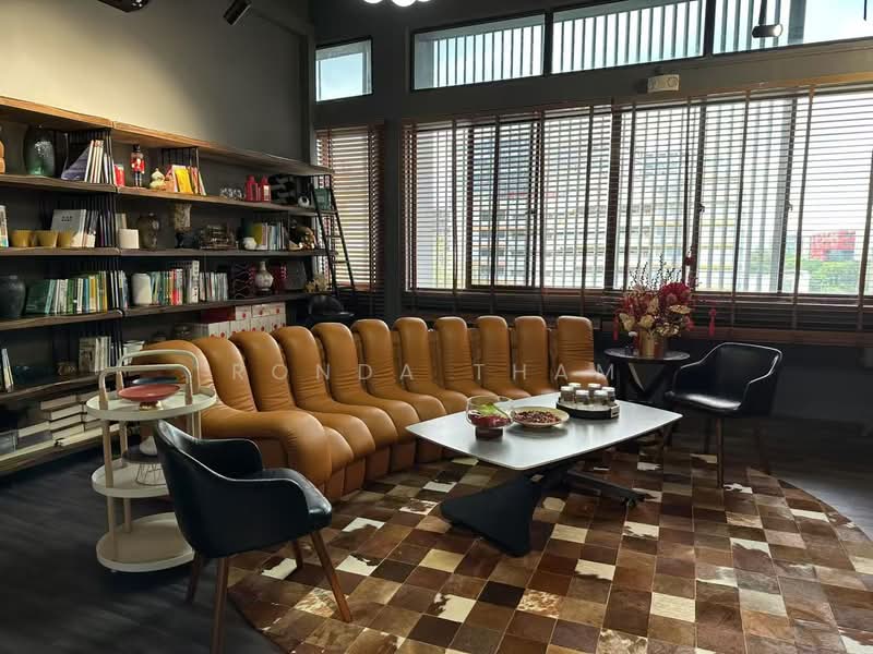Grantral Complex, 601 Macpherson Road, 1,668 sqft, Light Industrial (B1) For Rent, by Ronda Tham, 500224487 - Living Room - CommercialGuru.com.sg