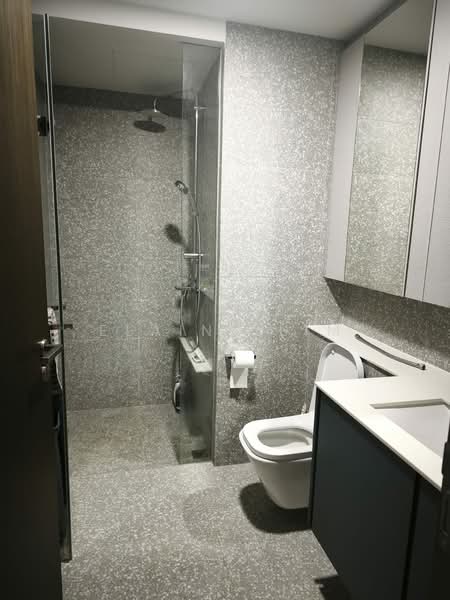 Clavon, 6 Clementi Avenue 1, 1 Bedroom, 527 sqft, Condominium For Rent, by Elaine Lim, 500224493 - Bathroom - PropertyGuru.com.sg