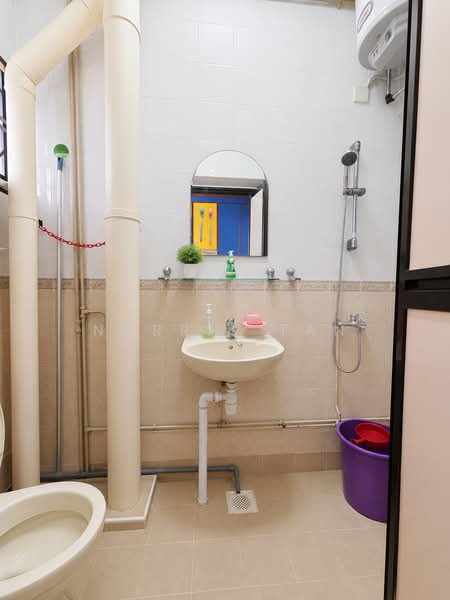 305A Anchorvale Link, 305A Anchorvale Link, Hougang / Punggol / Sengkang, 3 Bedrooms, 1,184 sqft, HDB Flat For Sale, by Norris Tan, 500224499 - Bathroom - PropertyGuru.com.sg