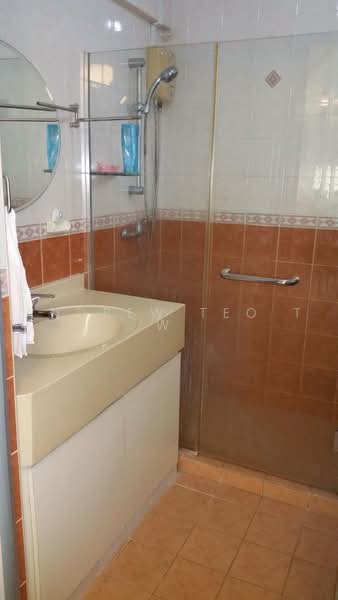 311C Anchorvale Lane, 311C Anchorvale Lane, 3 Bedrooms, 1,200 sqft, HDB Flat For Rent, by Andrew Teo T W, 500224500 - Bathroom - PropertyGuru.com.sg