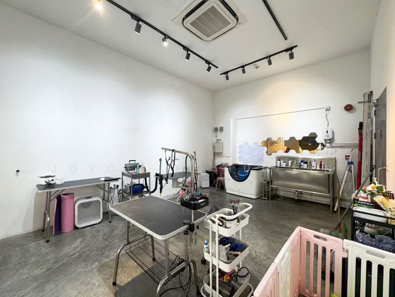 Prestige Point, 398 Upper Paya Lebar Road, Hougang / Punggol / Sengkang, 592 sqft, Shop / Shophouse For Sale, by Joyce Lye Hui Xin, 500224507 - Interior - CommercialGuru.com.sg