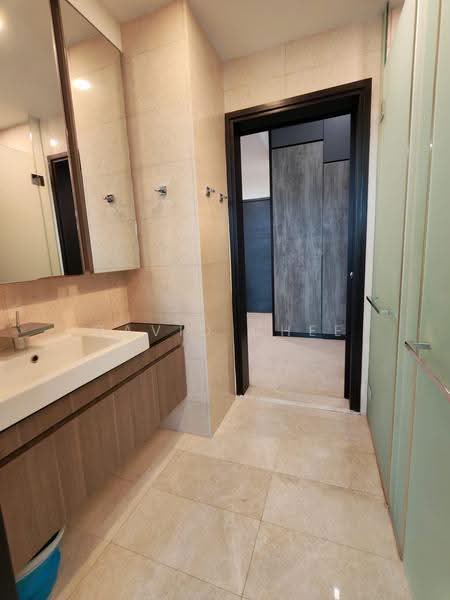 Seahill, West Coast Crescent, 2 Bedrooms, 786 sqft, Condominium For Sale, by David Chee, 500224512 - Bathroom - PropertyGuru.com.sg