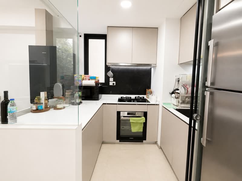 Sengkang Grand Residences, 76 Compassvale Bow, 3 Bedrooms, 936 sqft, Condominium For Sale, by Kelly Lim, 500224513 - Kitchen - PropertyGuru.com.sg
