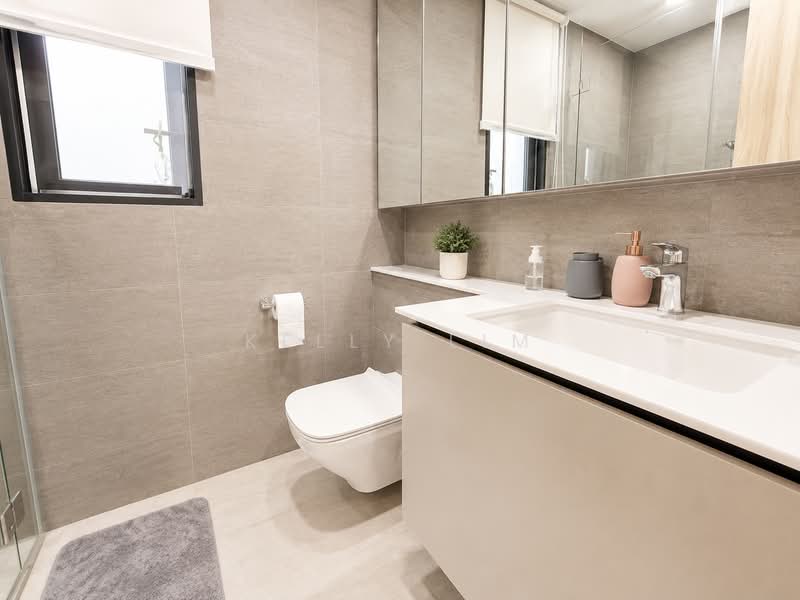 Sengkang Grand Residences, 76 Compassvale Bow, 3 Bedrooms, 936 sqft, Condominium For Sale, by Kelly Lim, 500224513 - Bathroom - PropertyGuru.com.sg