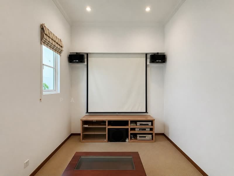 Thomson Hill Estate, Thomson Hills Drive, 8 Bedrooms, 5,000 sqft, Detached House For Sale, by Pauline Loh, 500224525 - Family Room - PropertyGuru.com.sg