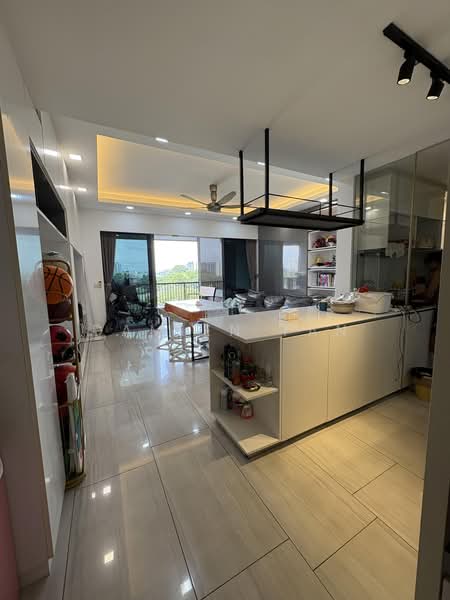 Lakeville, 1 Jurong Lake Link, 4 Bedrooms, 1,270 sqft, Condominium For Rent, by Damien Tan, 500224527 - Living Room - PropertyGuru.com.sg