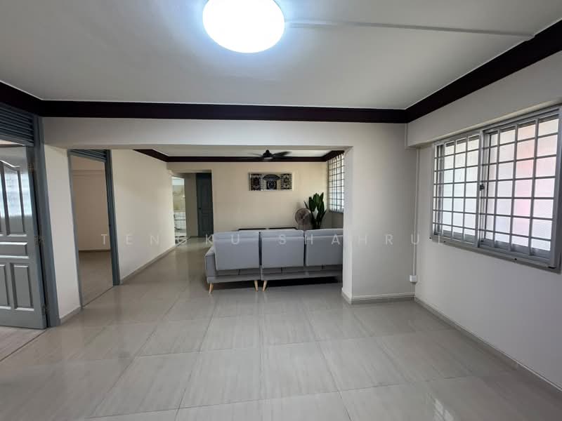 444 Hougang Avenue 8, 444 Hougang Avenue 8, 3 Bedrooms, 1,108 sqft, HDB Flat For Sale, by TENGKU SHAHRUL, 500224533 - Living Room - PropertyGuru.com.sg