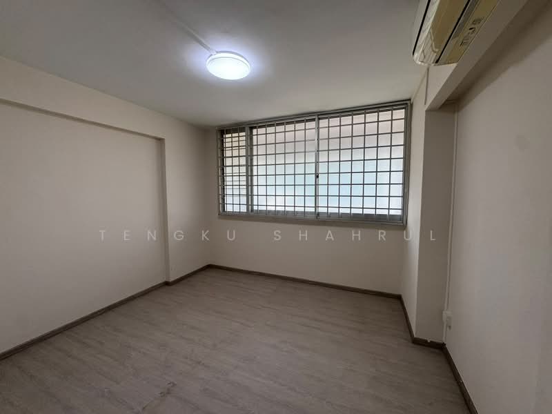 444 Hougang Avenue 8, 444 Hougang Avenue 8, 3 Bedrooms, 1,108 sqft, HDB Flat For Sale, by TENGKU SHAHRUL, 500224533 - Bedroom - PropertyGuru.com.sg