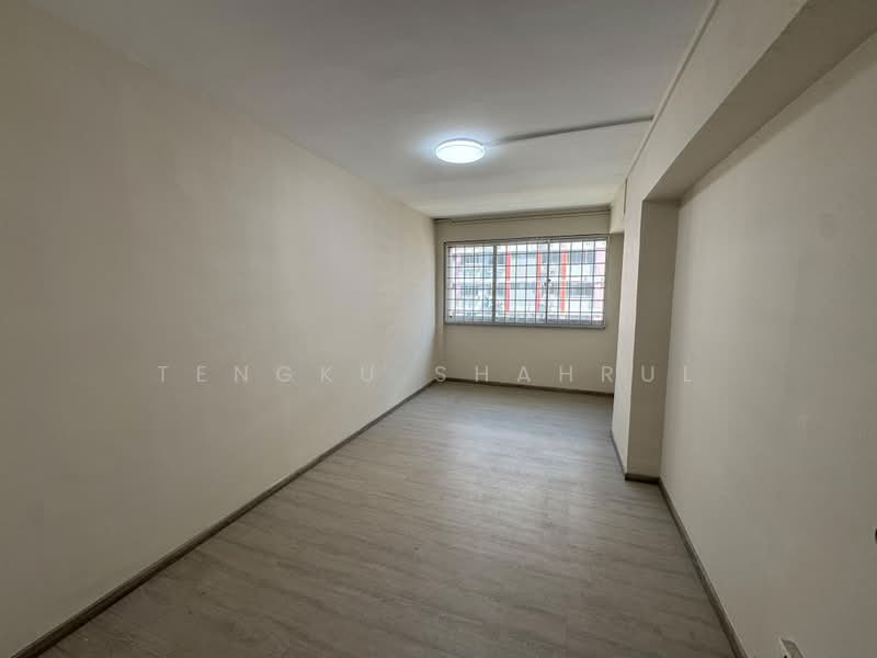 444 Hougang Avenue 8, 444 Hougang Avenue 8, 3 Bedrooms, 1,108 sqft, HDB Flat For Sale, by TENGKU SHAHRUL, 500224533 - Bedroom  - PropertyGuru.com.sg