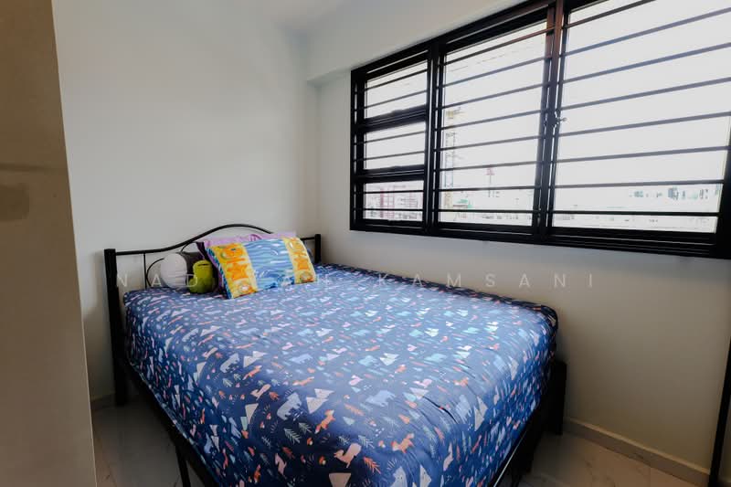 464B Bukit Batok West Avenue 8, 464B Bukit Batok West Avenue 8, 3 Bedrooms, 1,001 sqft, HDB Flat For Rent, by Nadiyah Kamsani, 500224540 - Masterbedroom can fit king size bed - PropertyGuru.com.sg