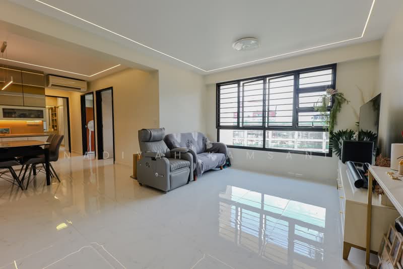 464B Bukit Batok West Avenue 8, 464B Bukit Batok West Avenue 8, 3 Bedrooms, 1,001 sqft, HDB Flat For Rent, by Nadiyah Kamsani, 500224540 - Living Room - PropertyGuru.com.sg