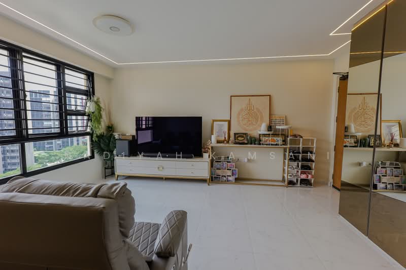 464B Bukit Batok West Avenue 8, 464B Bukit Batok West Avenue 8, 3 Bedrooms, 1,001 sqft, HDB Flat For Rent, by Nadiyah Kamsani, 500224540 - Living Room - PropertyGuru.com.sg