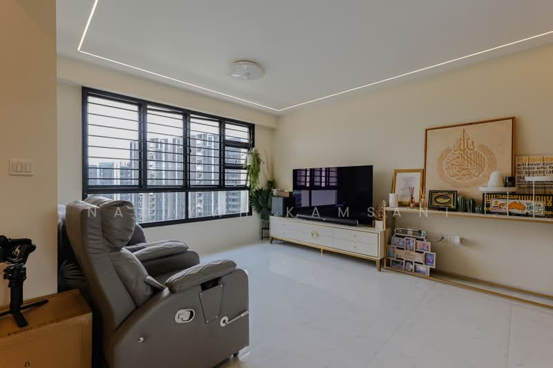 464B Bukit Batok West Avenue 8, 464B Bukit Batok West Avenue 8, 3 Bedrooms, 1,001 sqft, HDB Flat For Rent, by Nadiyah Kamsani, 500224540 - Living Room - PropertyGuru.com.sg