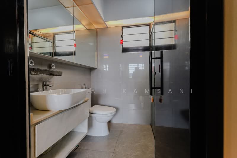 464B Bukit Batok West Avenue 8, 464B Bukit Batok West Avenue 8, 3 Bedrooms, 1,001 sqft, HDB Flat For Rent, by Nadiyah Kamsani, 500224540 - Master ensuite - PropertyGuru.com.sg