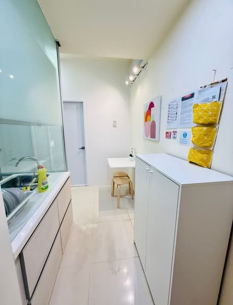 Botannia, 27 West Coast Park, Room Rental, 90 sqft, Condominium For Rent, by Steven Chua, 500224558 - Kitchen - PropertyGuru.com.sg