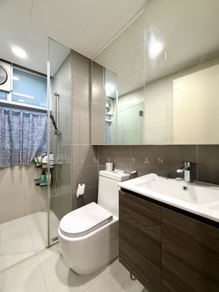 Ecopolitan, 128 Punggol Walk, 3 Bedrooms, 893 sqft, Executive Condominium For Sale, by Wayne Tan, 500224571 - Bathroom - PropertyGuru.com.sg
