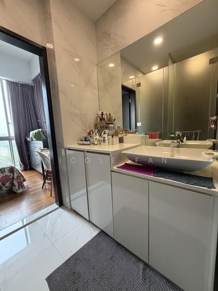 The Hillier, 2 Hillview Rise, 2 Bedrooms, 840 sqft, Condominium For Sale, by Nicole Fan, 500224573 - Bathroom - PropertyGuru.com.sg