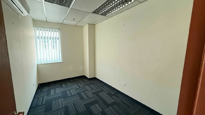FITTED MOVE IN READY OFFICE UBI! Plug and Play 1151 SQFT. Ubi MacPherson MRT. Near PIE, , 1,151 sqft, Light Industrial (B1) For Rent, by CD Sung, 500224574 - Interior - CommercialGuru.com.sg