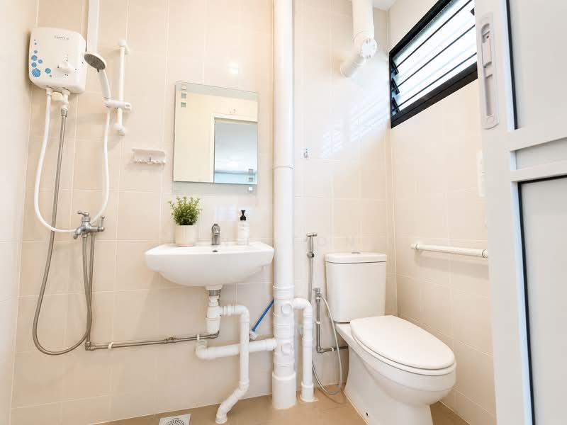 407 Bedok North Avenue 3, 407 Bedok North Avenue 3, 3 Bedrooms, 1,270 sqft, HDB Flat For Rent, by Jane Fong, 500224584 - Bathroom - PropertyGuru.com.sg