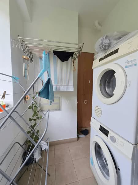 East Meadows, 30 Tanah Merah Kechil Road, 2 Bedrooms, 861 sqft, Condominium For Rent, by Khoo Maggie, 500224585 - Interior - PropertyGuru.com.sg