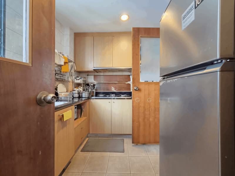 East Meadows, 30 Tanah Merah Kechil Road, 2 Bedrooms, 861 sqft, Condominium For Rent, by Khoo Maggie, 500224585 - Kitchen - PropertyGuru.com.sg