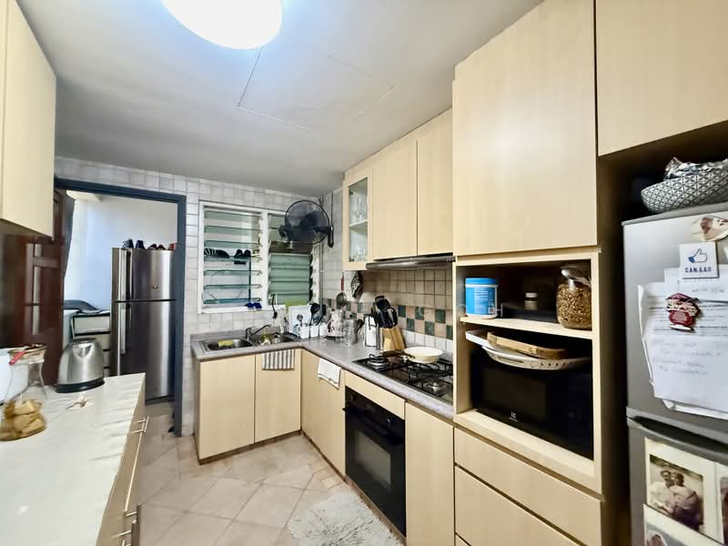 Emerald Garden, 33 Club Street, 4 Bedrooms, 1,992 sqft, Condominium For Sale, by Elaine Goh, 500224591 - Kitchen - PropertyGuru.com.sg