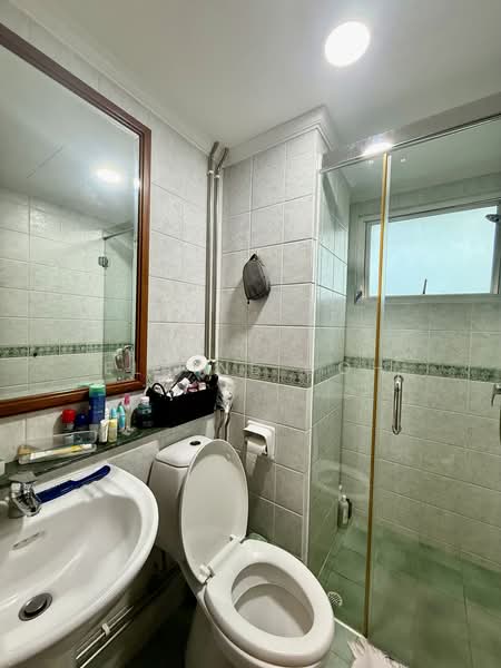 Emerald Garden, 33 Club Street, 4 Bedrooms, 1,992 sqft, Condominium For Sale, by Elaine Goh, 500224591 - Bathroom - PropertyGuru.com.sg
