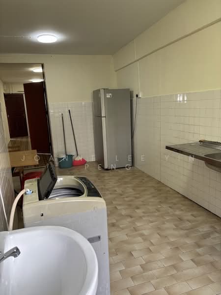 308 Jurong East Street 32, 308 Jurong East Street 32, 2 Bedrooms, 807 sqft, HDB Flat For Rent, by Joanne Lee Yin Peng, 500224597 - Kitchen - PropertyGuru.com.sg
