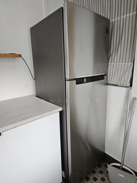 56 Eng Hoon Street, 56 Eng Hoon Street, Alexandra / Commonwealth, 3 Bedrooms, 1,001 sqft, Walk-up Apartment For Rent, by Louis Tey, 500224598 - Kitchen - PropertyGuru.com.sg