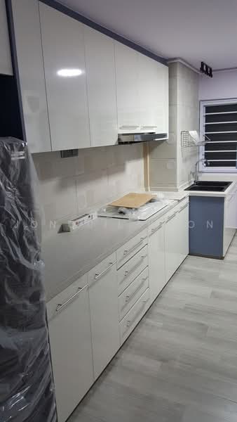 520 Bedok North Avenue 1, 520 Bedok North Avenue 1, 2 Bedrooms, 721 sqft, HDB Flat For Rent, by Jonquil Woon, 500224607 - Kitchen - PropertyGuru.com.sg