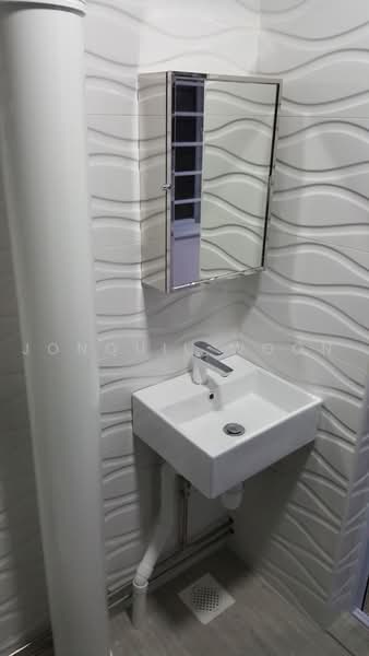 520 Bedok North Avenue 1, 520 Bedok North Avenue 1, 2 Bedrooms, 721 sqft, HDB Flat For Rent, by Jonquil Woon, 500224607 - Bathroom - PropertyGuru.com.sg