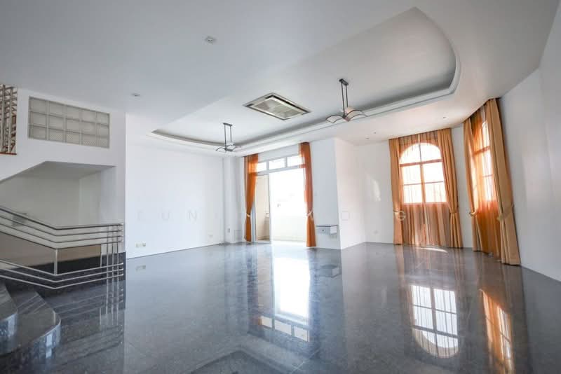 Sennett Avenue, Bedok / Upper East Coast, 6 Bedrooms, 11,200 sqft, Semi-Detached House For Sale, by Eunice Wong, 500224614 - PropertyGuru.com.sg