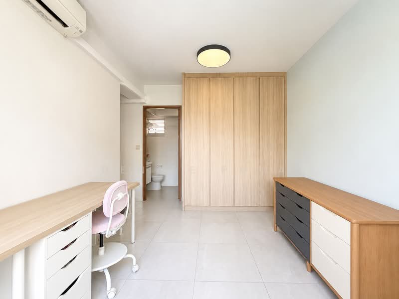461A Bukit Batok West Avenue 8, 461A Bukit Batok West Avenue 8, 3 Bedrooms, 1,001 sqft, HDB Flat For Sale, by Denise Phua, 500224634 - Master Bedroom - PropertyGuru.com.sg