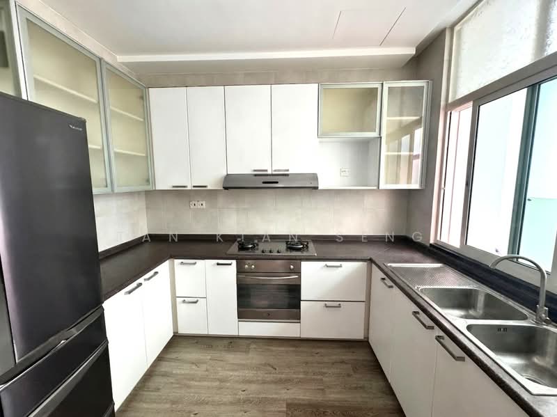 The Shaughnessy, 2 Miltonia Close, 5 Bedrooms, 3,584 sqft, Cluster House For Sale, by Tan Kian Seng, 500224641 - Kitchen - PropertyGuru.com.sg