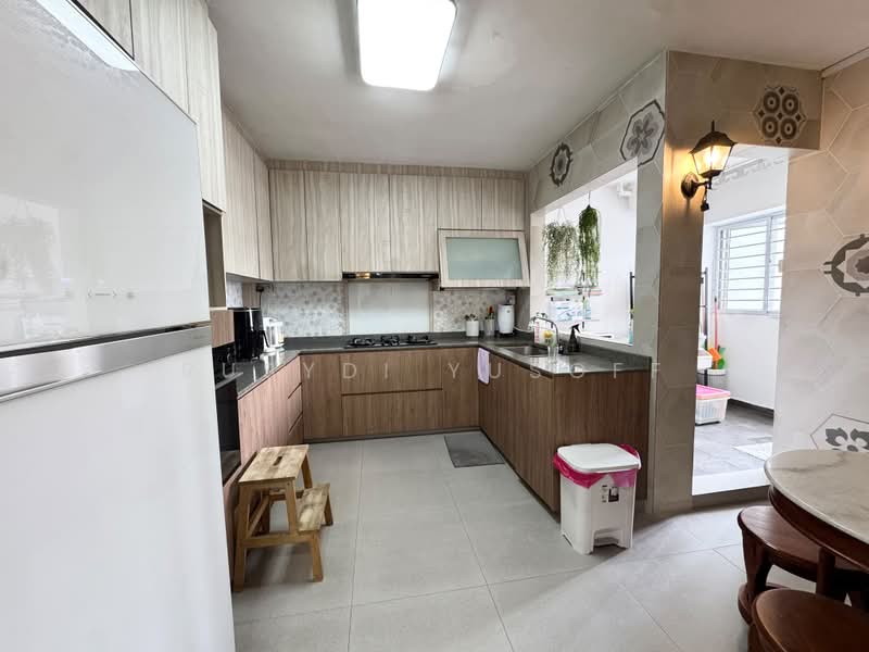 662 Jalan Damai, 662 Jalan Damai, 3 Bedrooms, 1,539 sqft, HDB Flat For Sale, by Rusydi Yusoff, 500224651 - Kitchen - PropertyGuru.com.sg