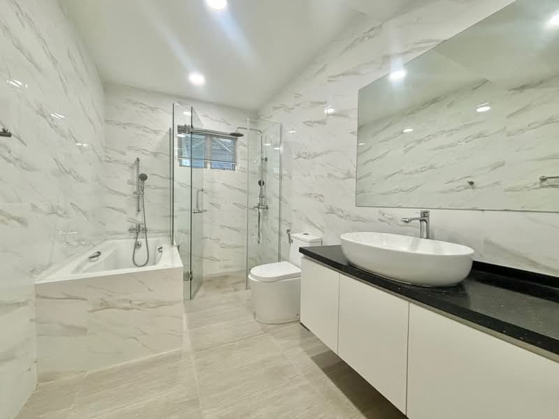 The Compass At Chancery, 6U Chancery Hill Road, 3 Bedrooms, 2,405 sqft, Cluster House For Rent, by Bhavina Kaur, 500224664 - Bathroom - PropertyGuru.com.sg