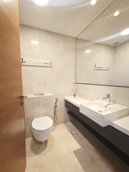 Altez, 16 Enggor Street, 2 Bedrooms, 1,109 sqft, Condominium For Sale, by Low Chuan Hui, 500224668 - Bathroom - PropertyGuru.com.sg