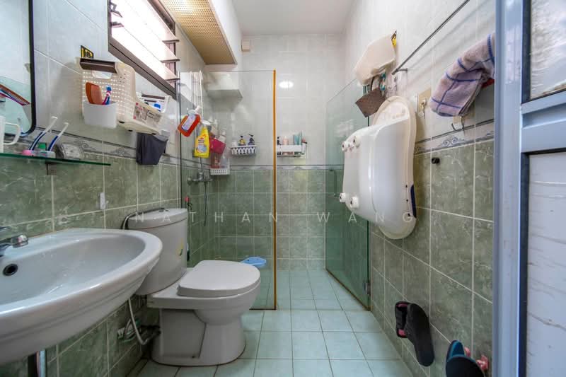 34 Eunos Crescent, 34 Eunos Crescent, Room Rental, 150 sqft, HDB Flat For Rent, by Nathan Wang, 500224672 - Bathroom - PropertyGuru.com.sg