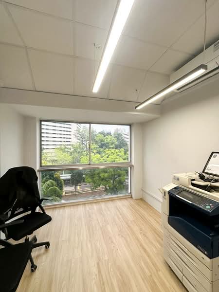 Office with Window at J Connect, 134 Jurong Gateway Rd, 100 sqft, Office For Rent, by Jayson Chan, 500224673 - Interior - CommercialGuru.com.sg